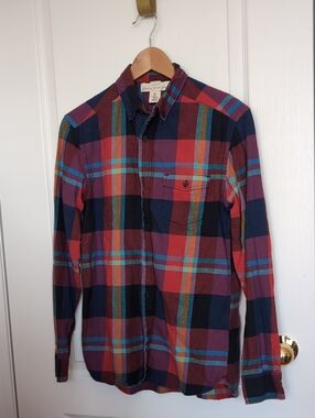 H&M Men's Plaid Button-Up Shirt in Red & Navy